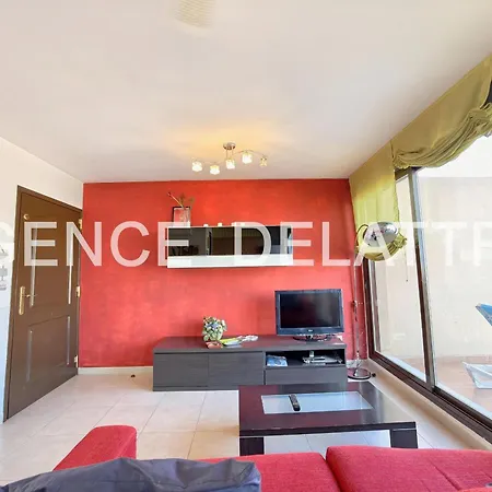 Appartement Tranquille Avec Piscine Commune Pres Du Centre *